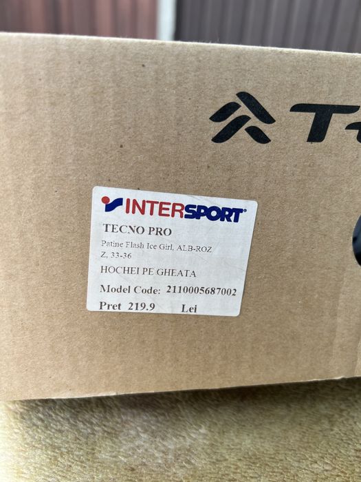 Patine de hochei pe gheata pentru fete!