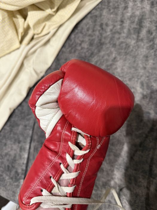 Боксерские перчаики профессиональные