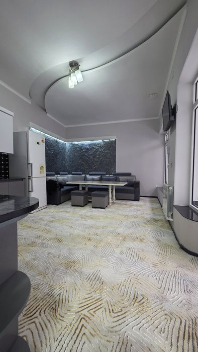 Продаётся дом на 2 семьи