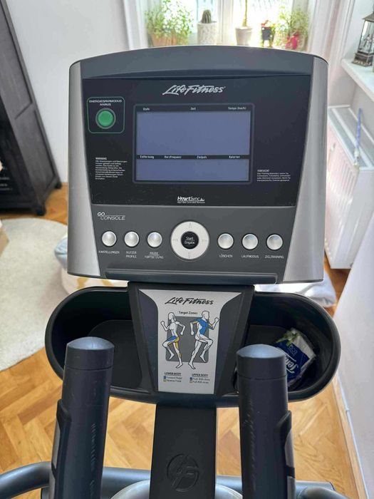 Life Fitness Тренажор