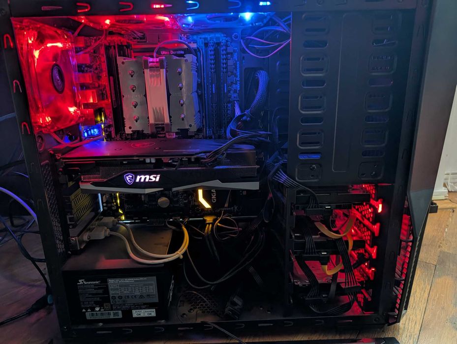 Computer PC desktop I7, radeon RX6600XT, 32Gb RAM DDR4, 4 TB stocare