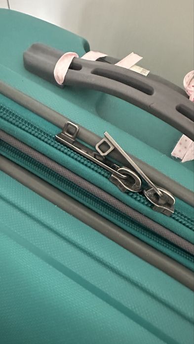 Продаю классный чемодан