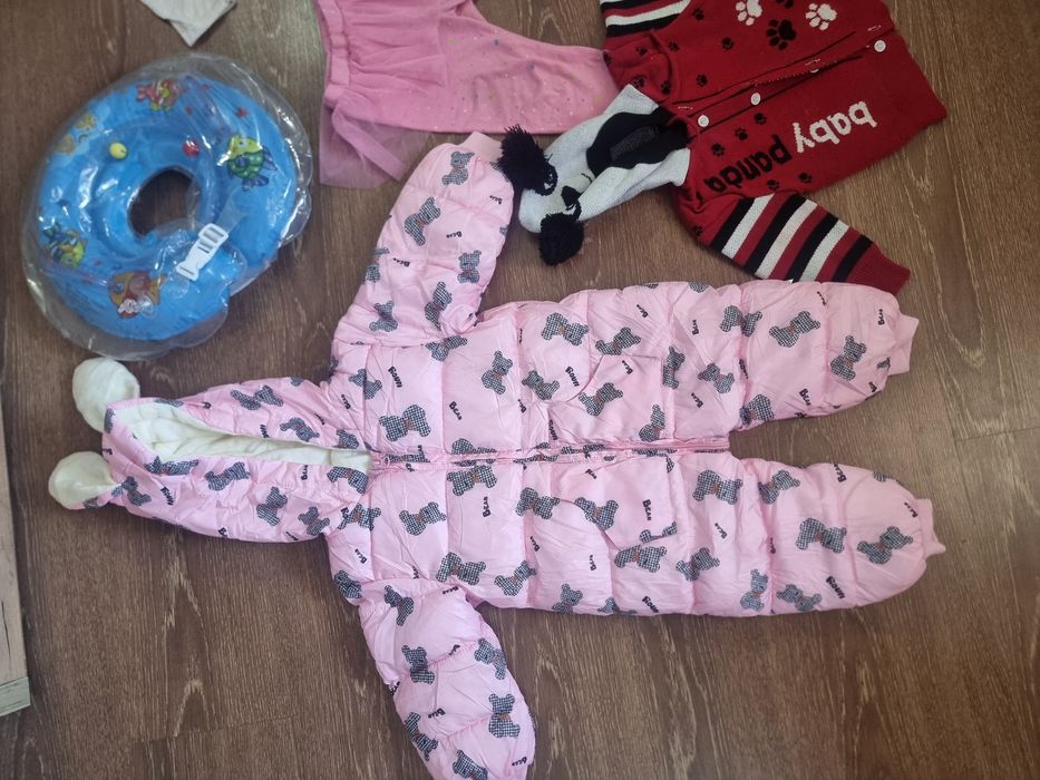 Цена за все Вещи для девочек Комбинезон и баллон новий 
Комбинезон и б