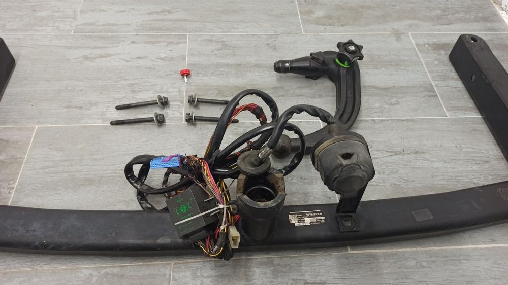 Теглич за Audi A6 C6/4f сваляем