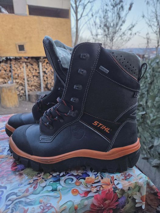 Papuci Gore Tex 44