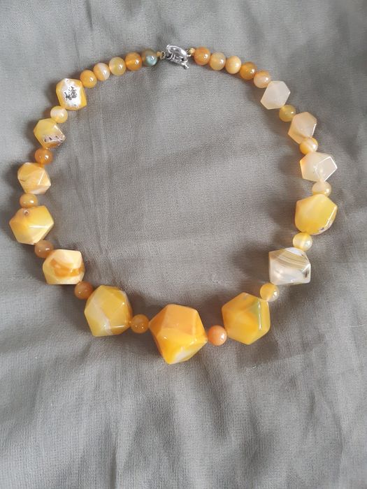 Бусы крупные ограненные