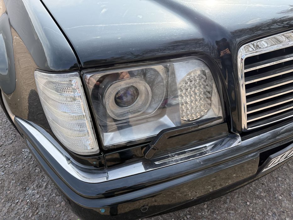 Mercedes Benz E320 W124