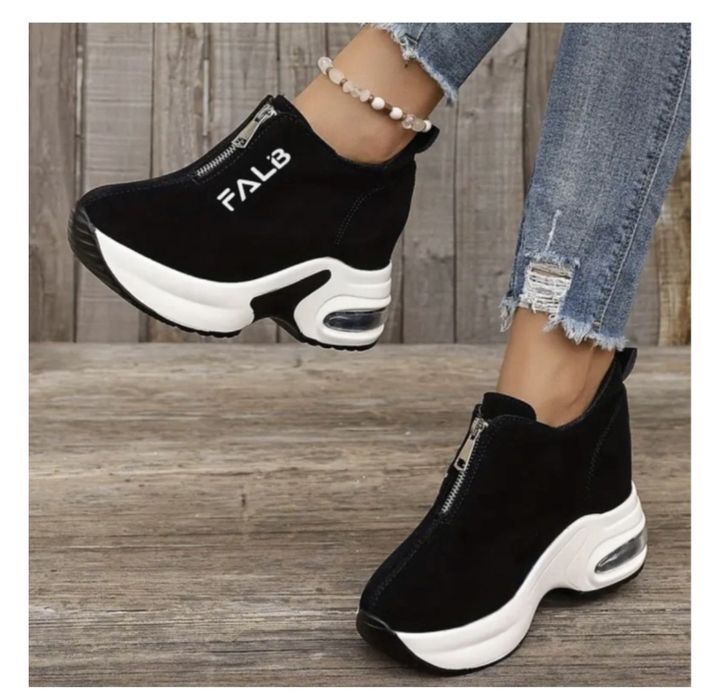 Кросовка 40 размер, маломерит (на 39 подойдет)