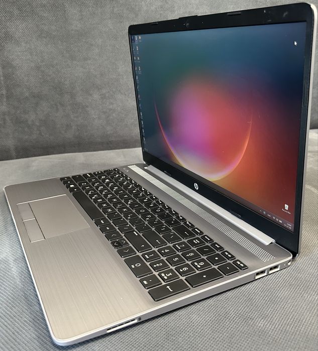 лаптоп HP 255 G8