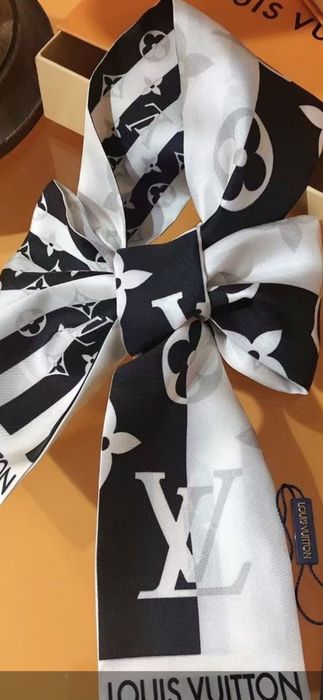 Eșarfă Louis Vuitton model 2025, 8 modele