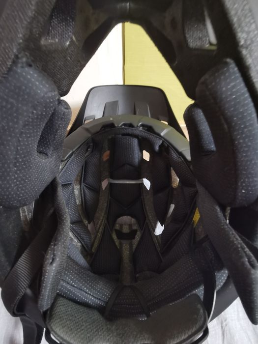 Продавам каска за колело