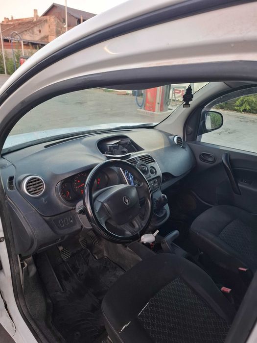 Autoutilitara renault kangoo
