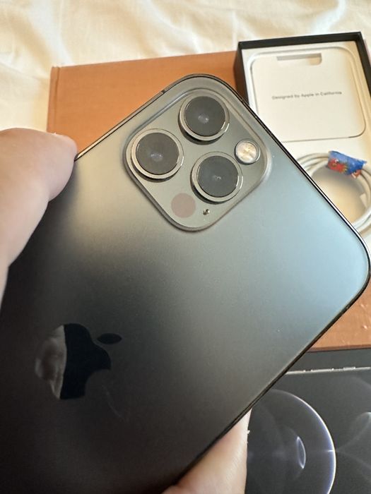 Vand Iphone 12 Pro la cutie