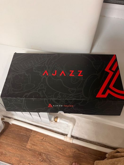 Продам клавиатуру Ajazz ak820max