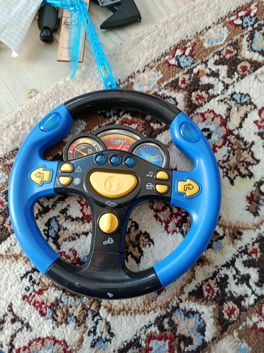 Продаю игрушку машину