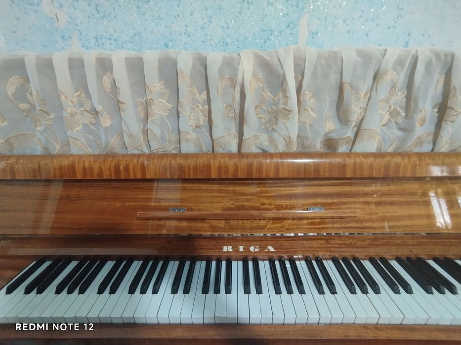 Srochna Pianino Riga sotiladi