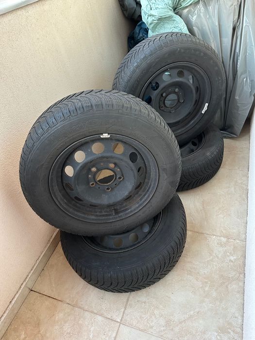 4бр. железни джанти 5x120 със зимни гуми Goodyear Ultragrip 195/65/R15