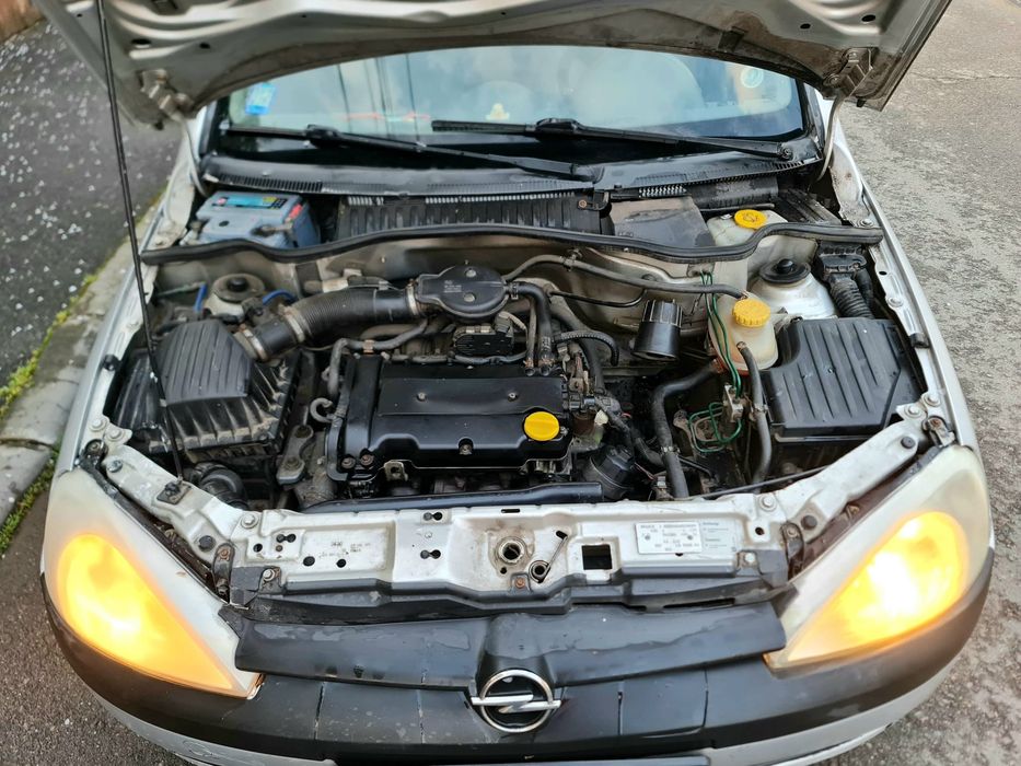 Opel corsa cC2001