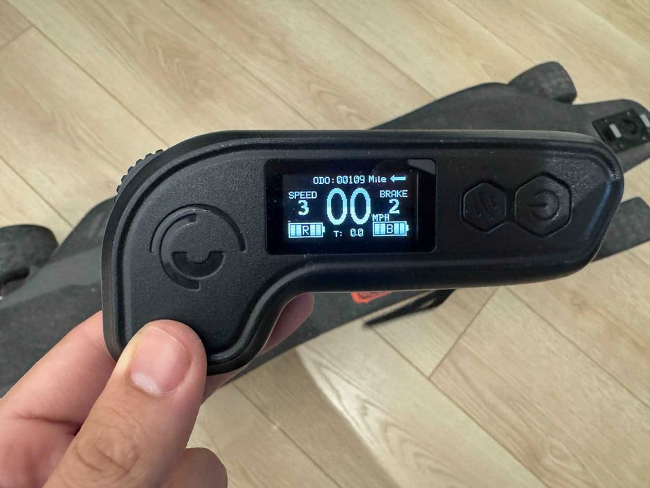 Meepo Voyager електрически скейтборд + 3 комплекта гуми + аксесоари