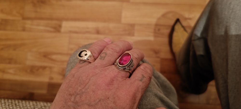 Срочно продам кольцо с рубином!