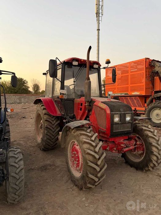Traktor "Belarus-1025.2" konditsionerli