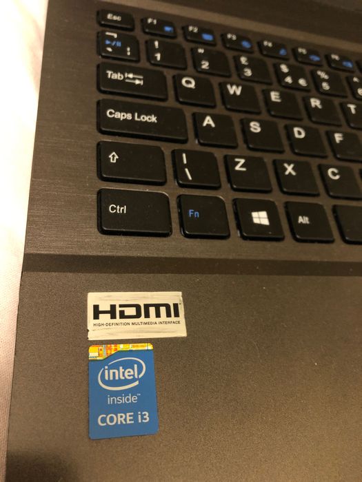 Лаптоп Notebook 17” Intel i3 4 Gb RAM с Windows 10Pro 300 Gb Хард диск