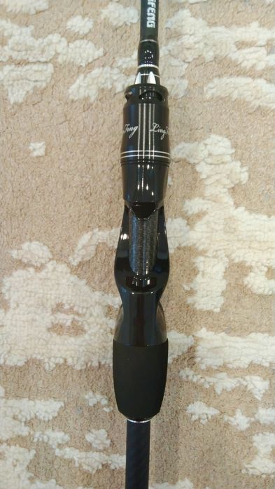 Продам кастинговый спининг для рыбалки