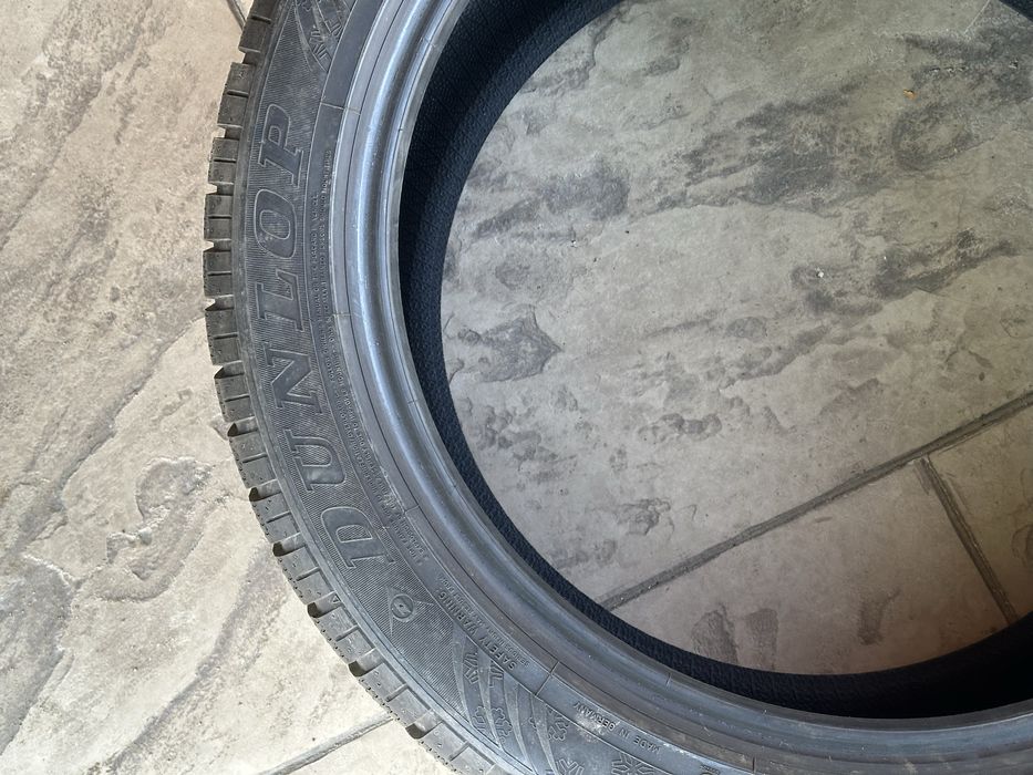 295/40/20 DUNLOP 4D Зимни гуми