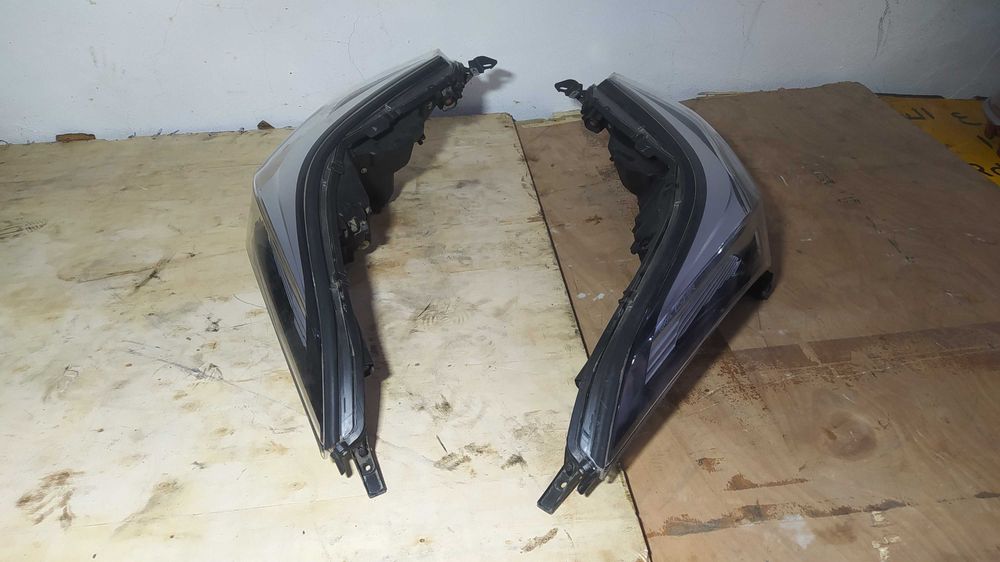 Фары передние Toyota C-HR 2016 +