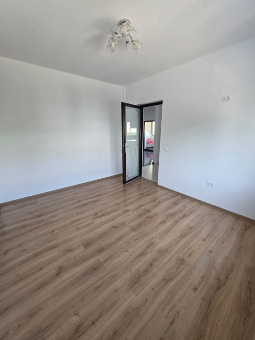 Închiriez apartament 2 camere SD