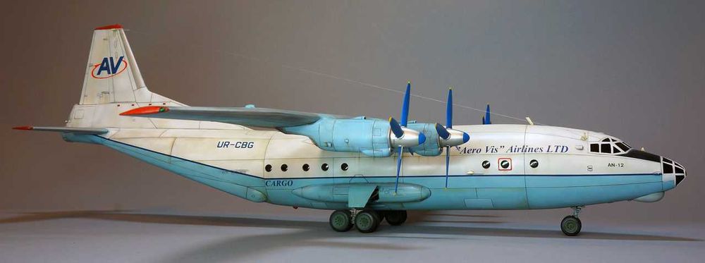 Сборная модель самолета Ан-12 БК (Роден, 1/72)