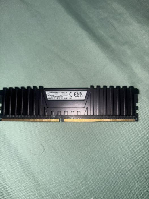 Vand placuta de ram 8 gb 2666 mhz