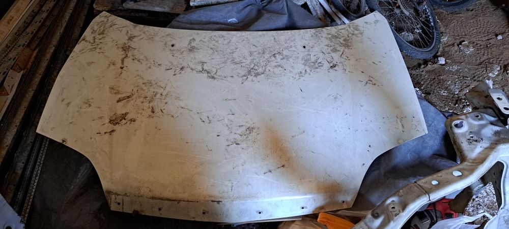 Продаётся капот и телевизор