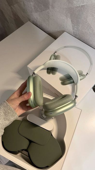 Продам AirPods Max (оригинал)