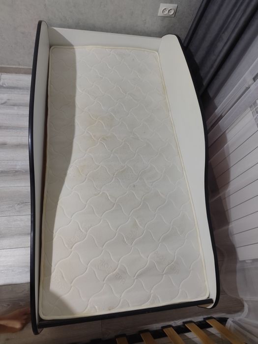 Продам кровать машинку