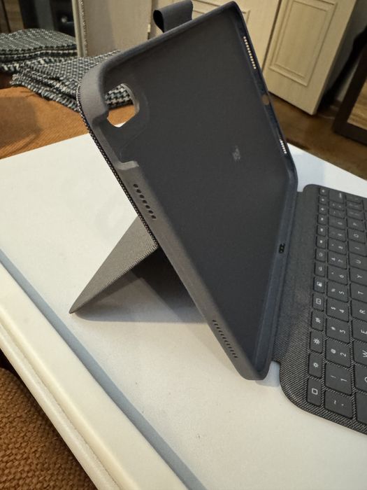 Logitech combo touch