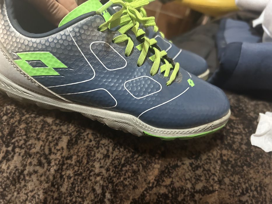 Ghete de sala pentru baieti nr 34  nu au nici un defect