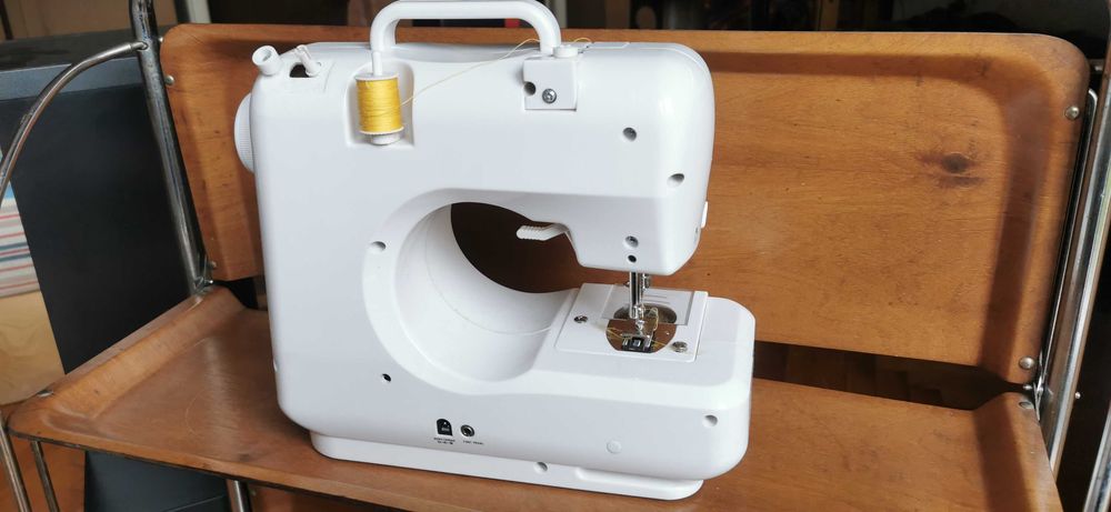 Мини шевна машина Mini Sew
