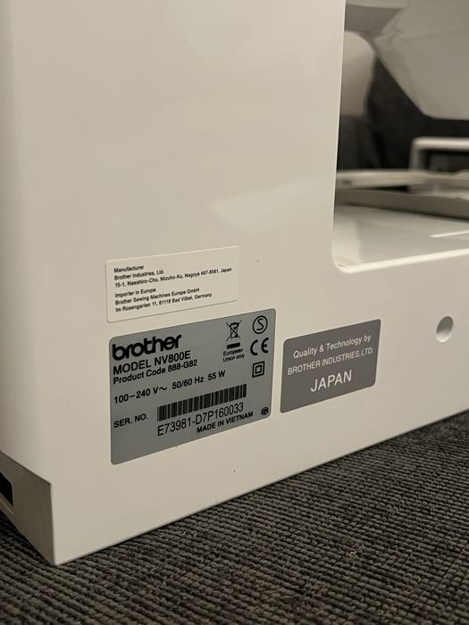Mașină de brodat Brother Innov-is NV800E