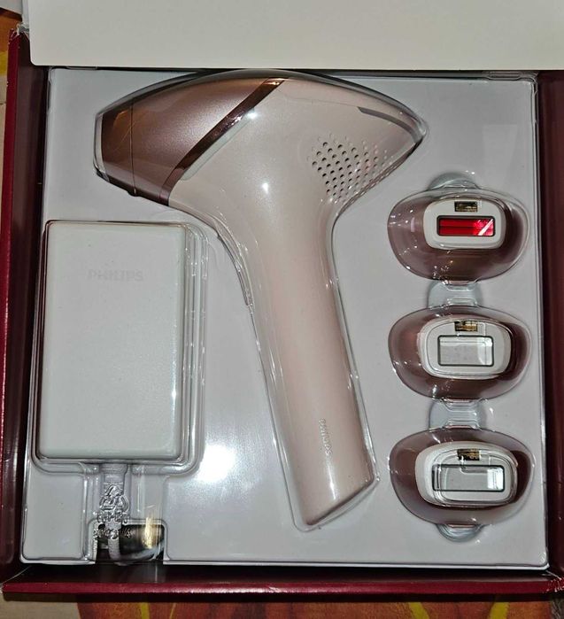 Фотоепилатор IPL Philips Lumea Series 9900 BRI977/00