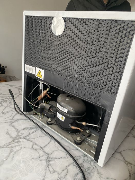 Продаю холодильник покупал летом