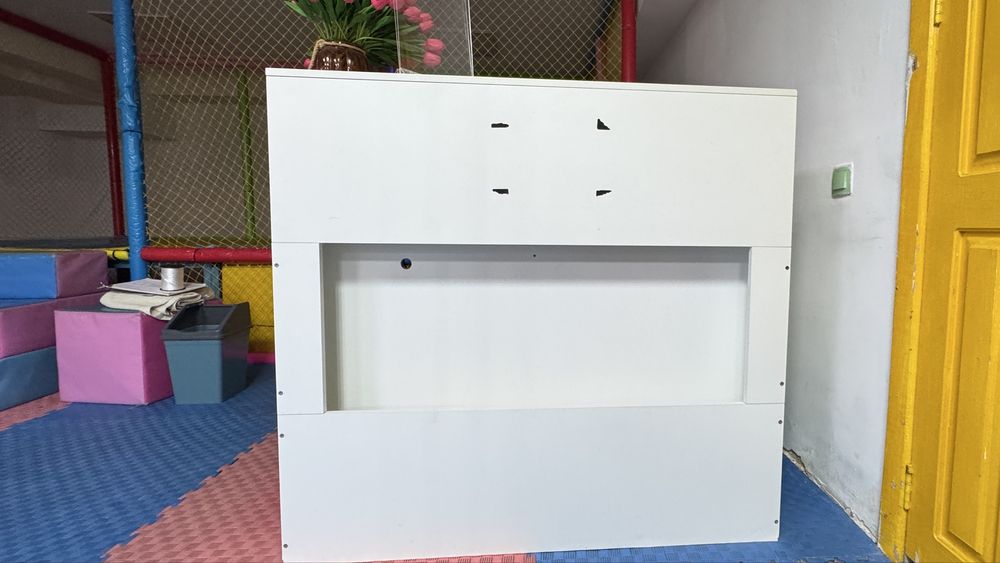 Продается стол ресепшн недорого