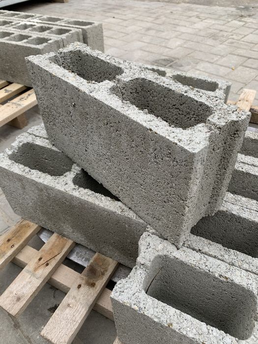Boltari de beton