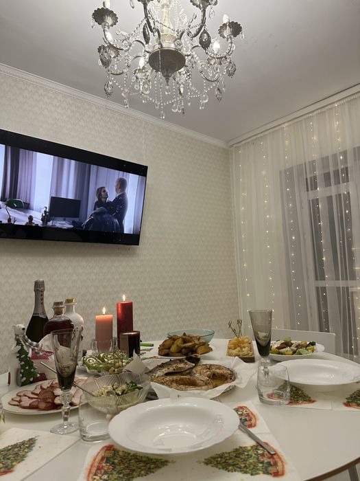 Нарядная Люстра на 8 рожков.