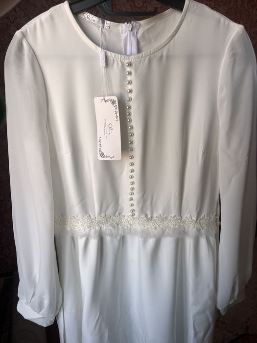 Продам белое платье