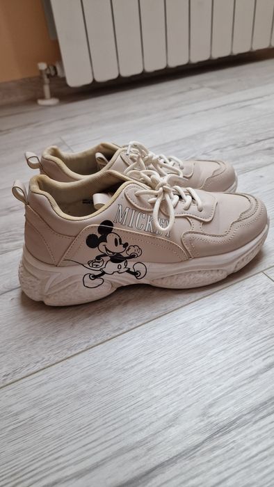 Дамски маратонки и ботуши