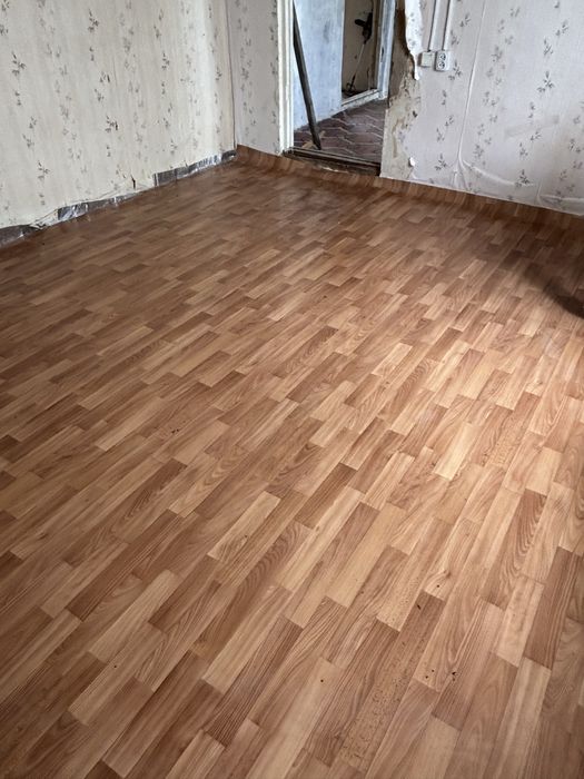 Линолиум б/у в хорлшем состоянии