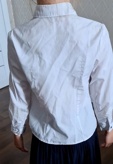 Продам детскую Рубашку ( блузку)