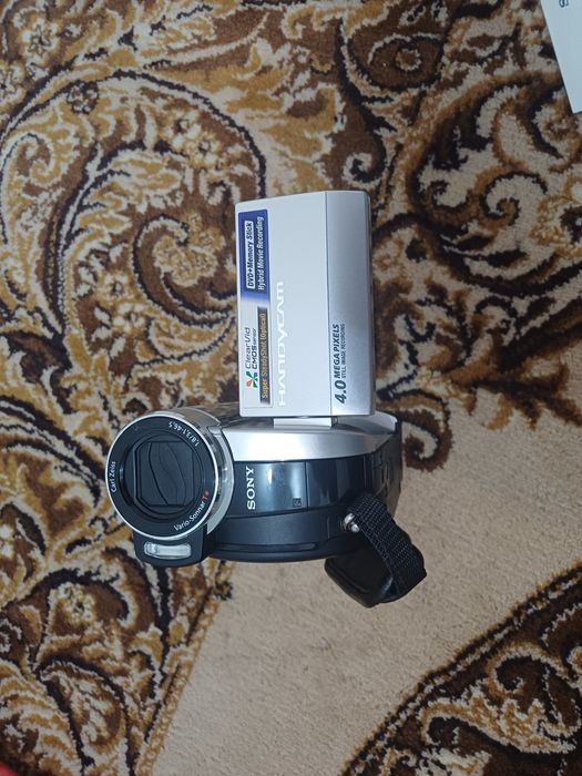 Продам видео камеру Сони