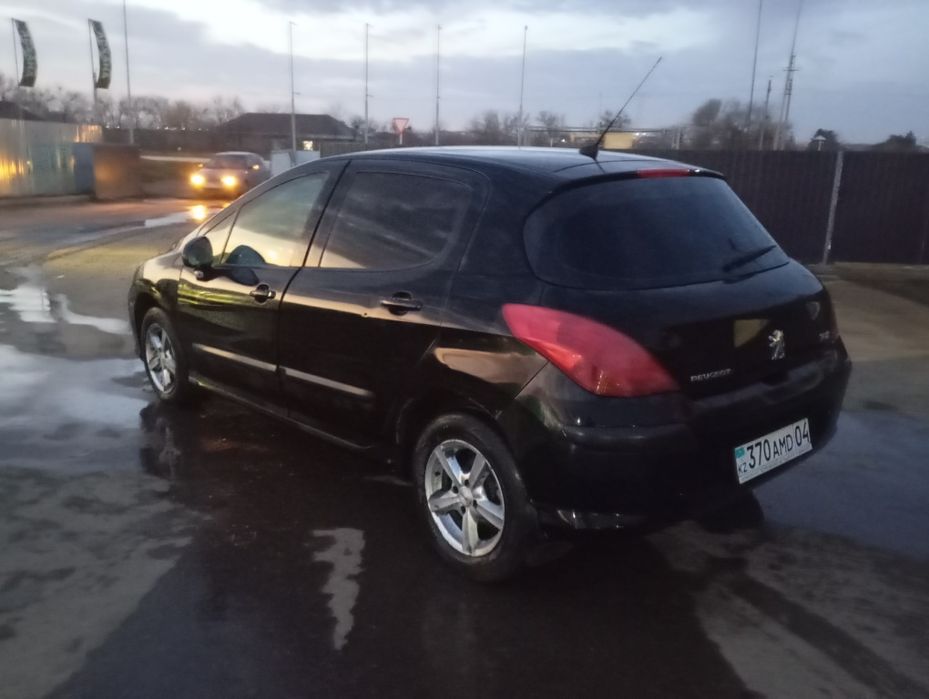 Продам автомобиль Пежо 308